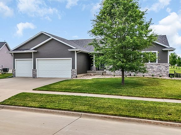 2nd image of 3118 Carlisle Cir