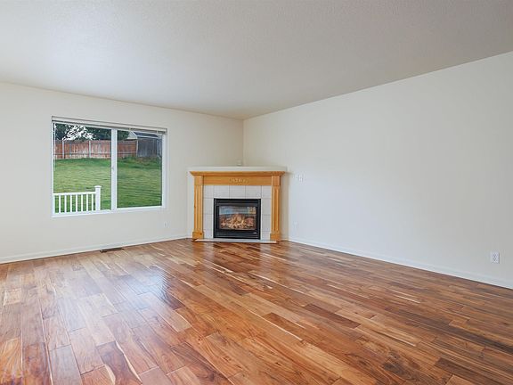 5th image of 221 W 52nd Ave
