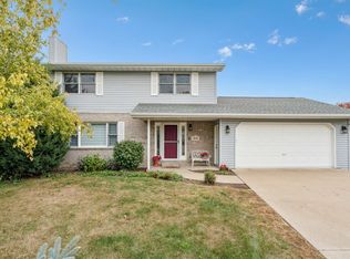 1876 North Ct, Dubuque, IA 52002