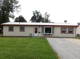 304 N Park Ln, Butler, IN 46721