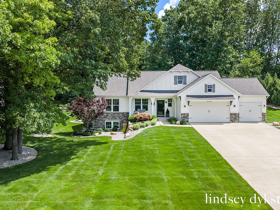 1st image of 6262 Boulder Ridge Dr NE