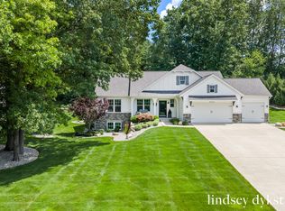 6262 Boulder Ridge Dr NE, Belmont, MI 49306