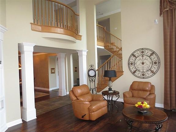 5th image of 8284 Old Woods Ct