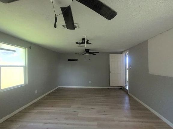 Additional Living Room