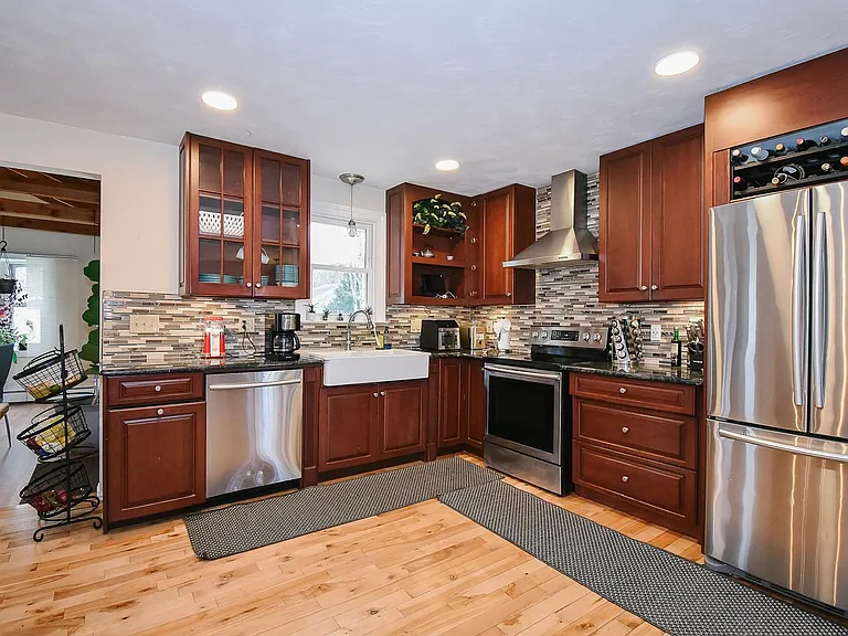 15 Inwood Dr — Photo 4