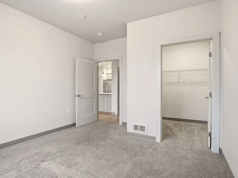 Nathan Apartments — Photo 11