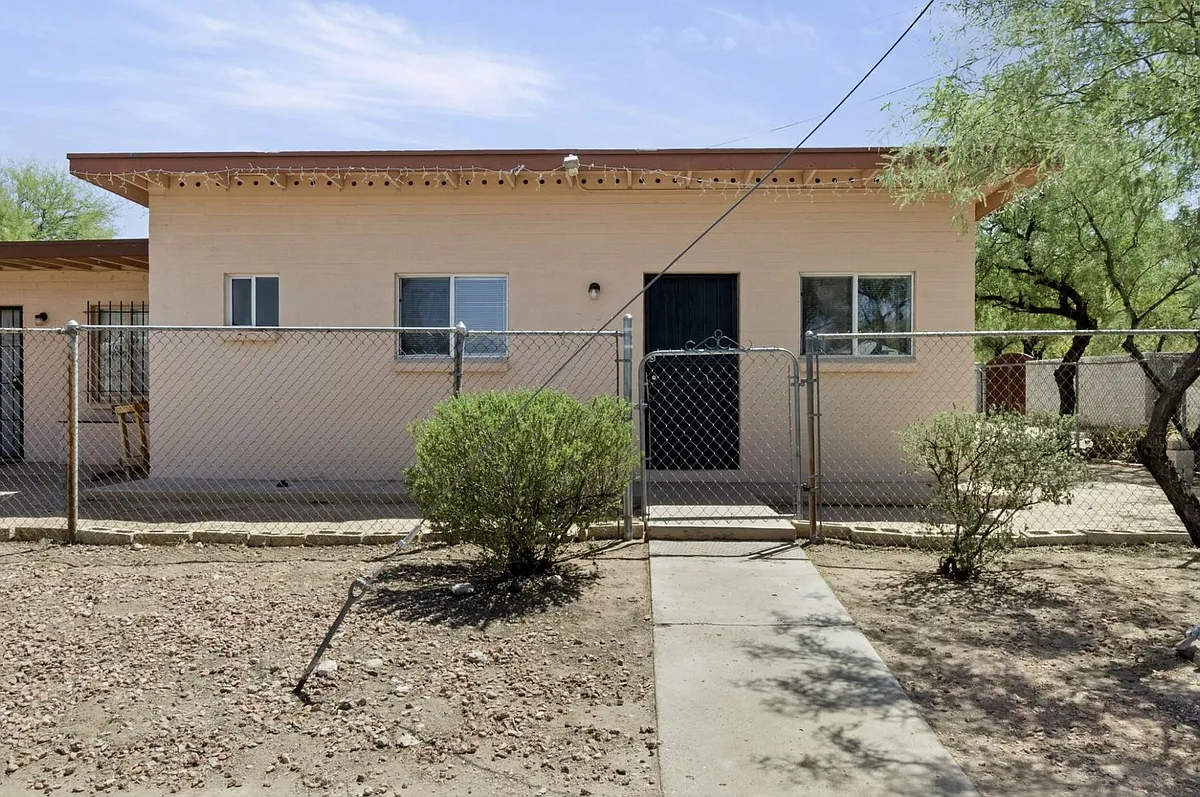 Building Photo - 204 E 22nd St #3