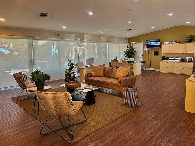 Almaden Terrace — Photo 25