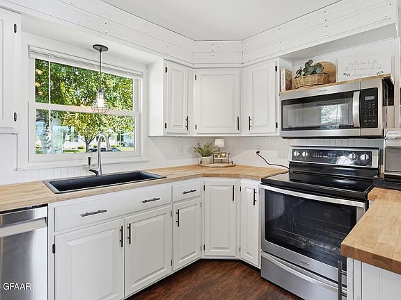 5th image of 1021 17th St NW