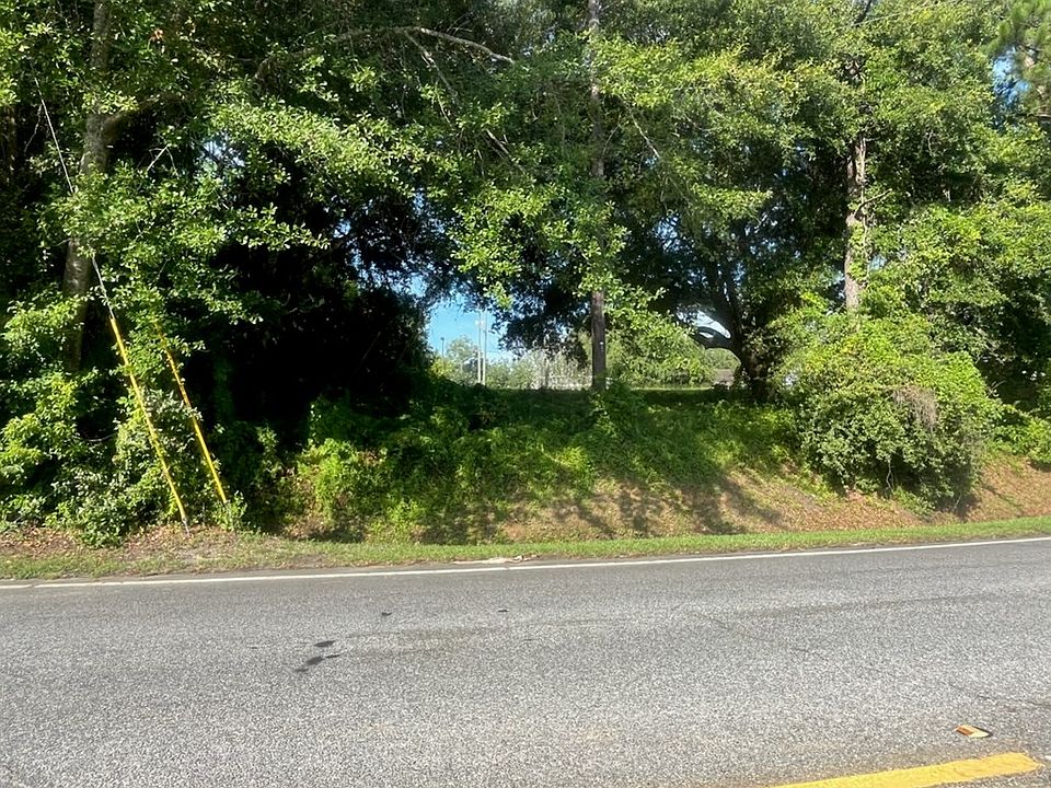 2nd image of 1029 N Broad St