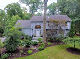 28 Echo Ridge Rd, Upper Saddle River, NJ 07458