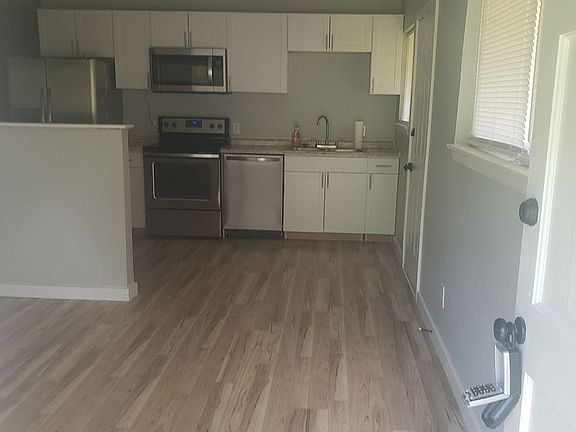 2nd image of 800 Moss St #104