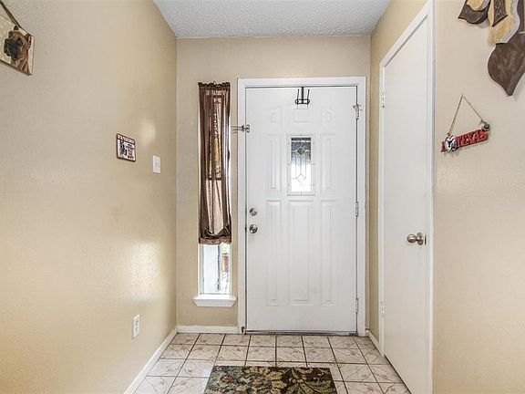 5th image of 3918 Filmore Ln