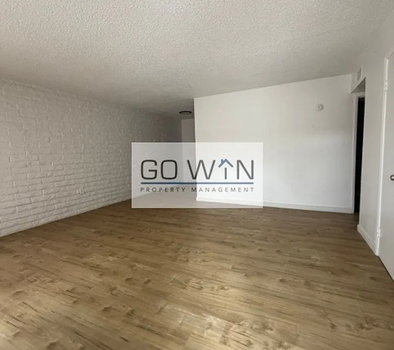 68 W Southern Ave
