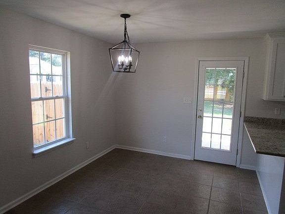 5th image of 145 Toccoa Dr