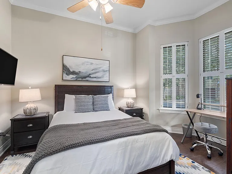 205 Adams St — Photo 11