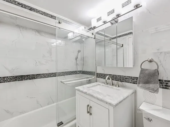 345 East 56th Street 21BC image 3 of 16