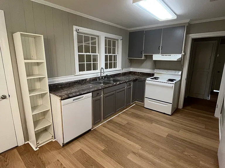333 E Main St — Photo 4