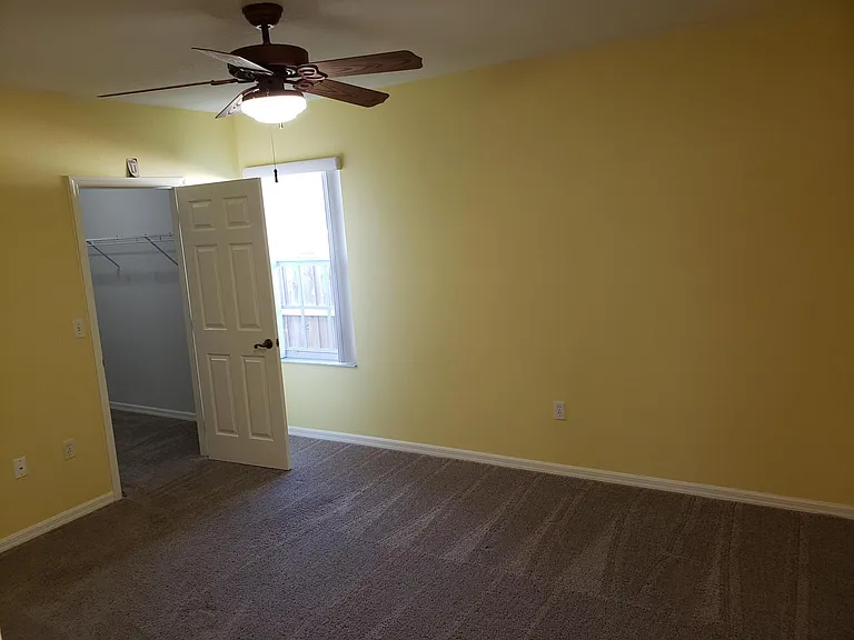 831 Stone St — Photo 13