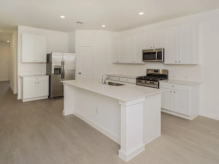 610 Kayden Ct — Photo 6