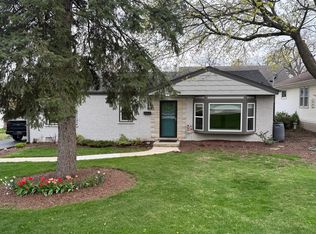 949 Kenyon St, Downers Grove, IL