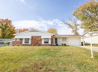 212 N Point Rd, Fairview Hts, IL 62208