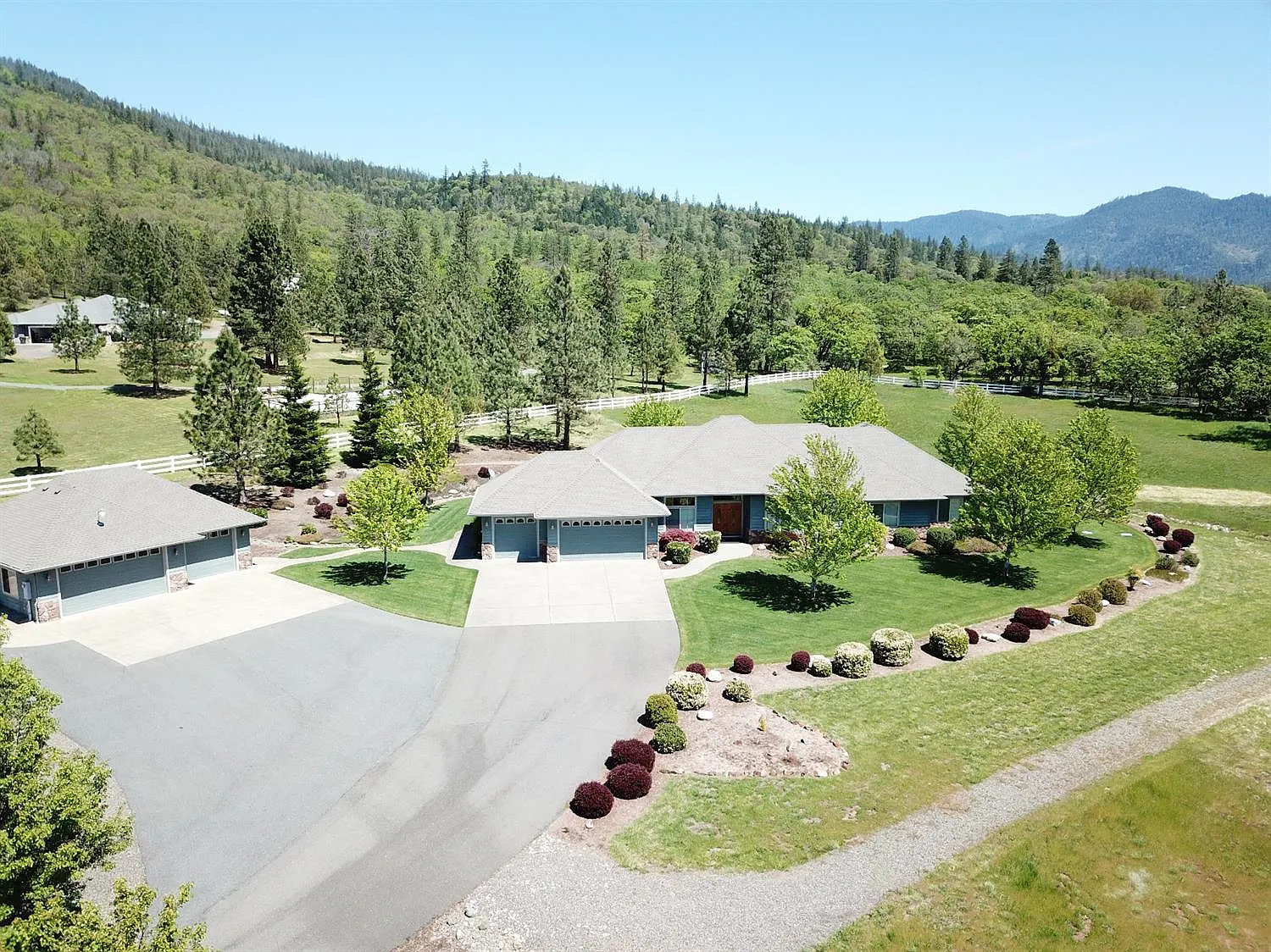 267 Crume Dr photo 1