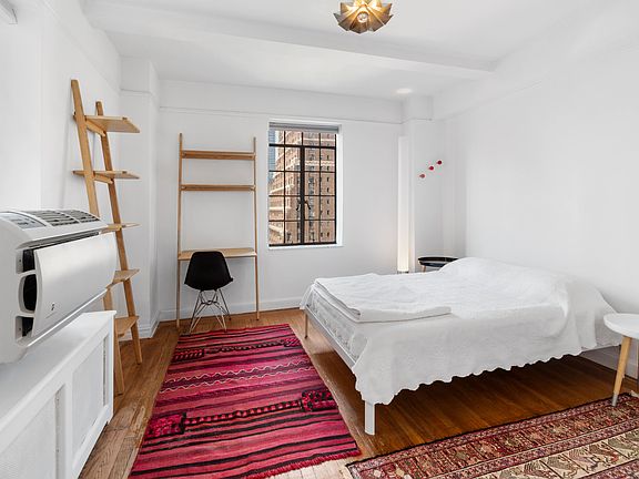 4th image of 25 Tudor City Pl APT 1712