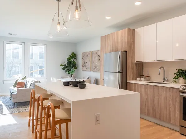 71 Bow St #206U, Somerville, MA 02143