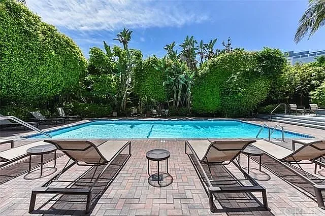 1 bed, 754 sqft, $3,200 — Photo 2