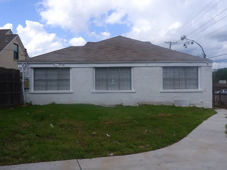 2100 NW 27th St — Photo 19