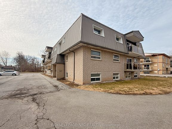 2nd image of 90 Woodlawn Rd #7