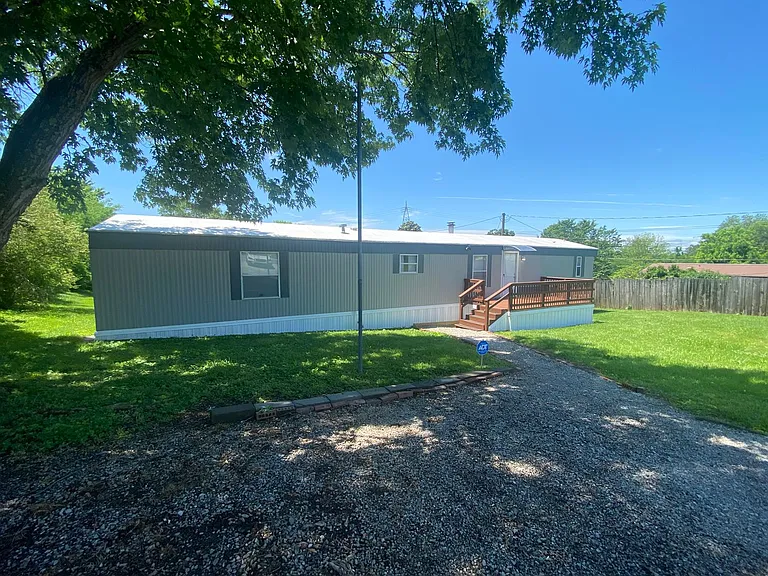 1705 Creason Dr — Photo 2