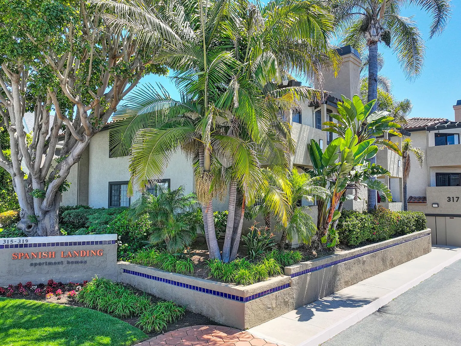 Elan Spanish Landing — Photo 3