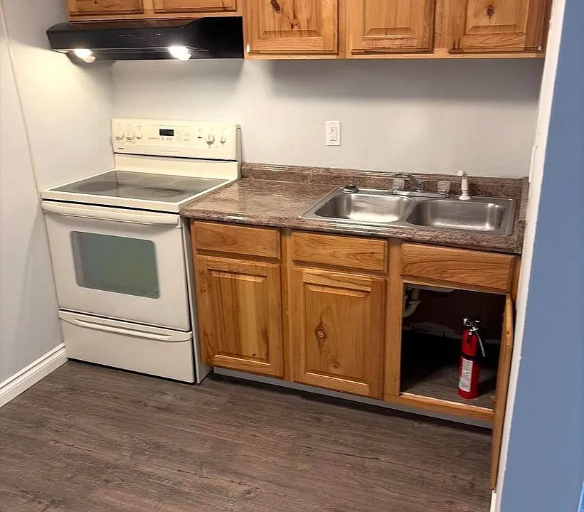 900 W 26th Ave #7