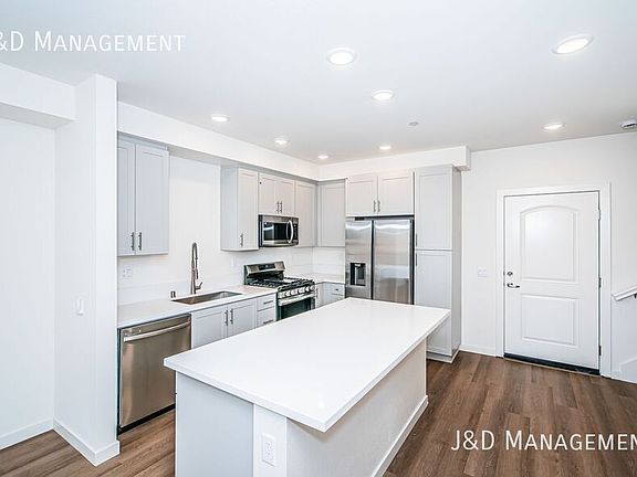 4th image of 5559 Lauretta St #303