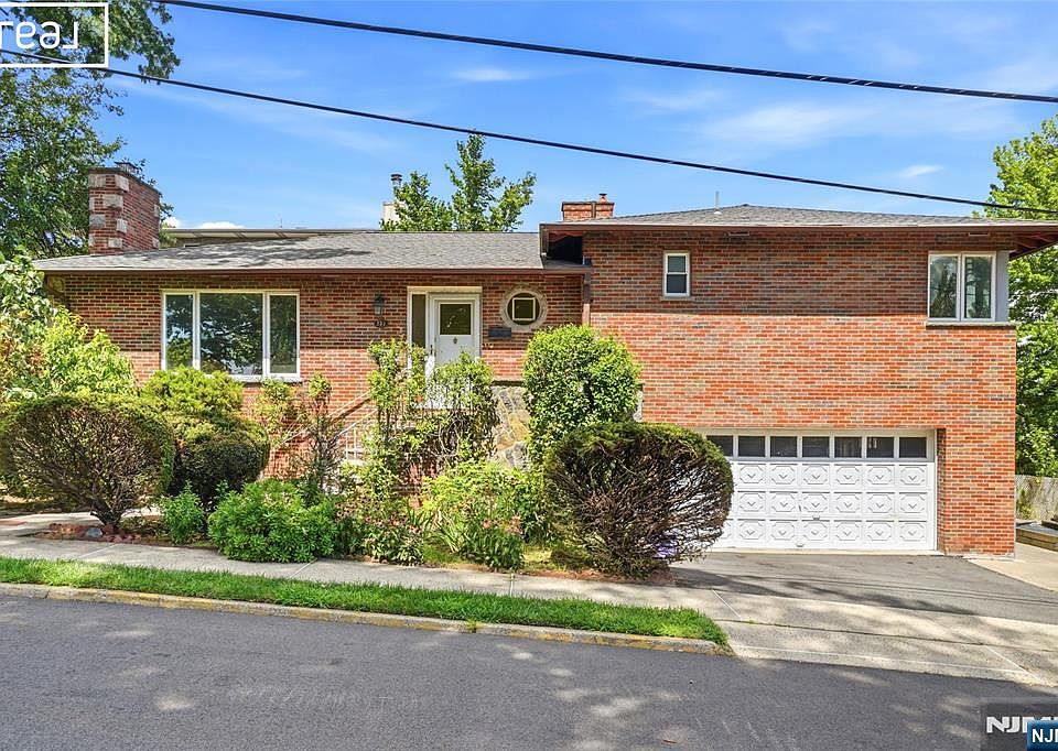 1st image of 253 McElroy Ave