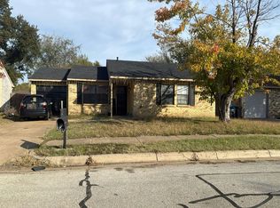 6933 Sandybrook Dr, Fort Worth, TX 76120