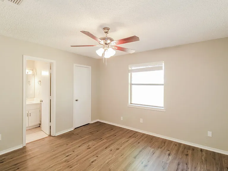 2800 Terry Ct — Photo 8