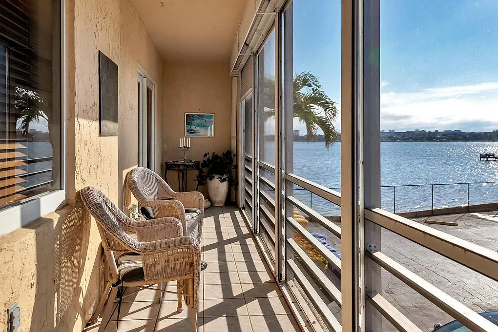1516 S Lakeside Dr — Photo 4