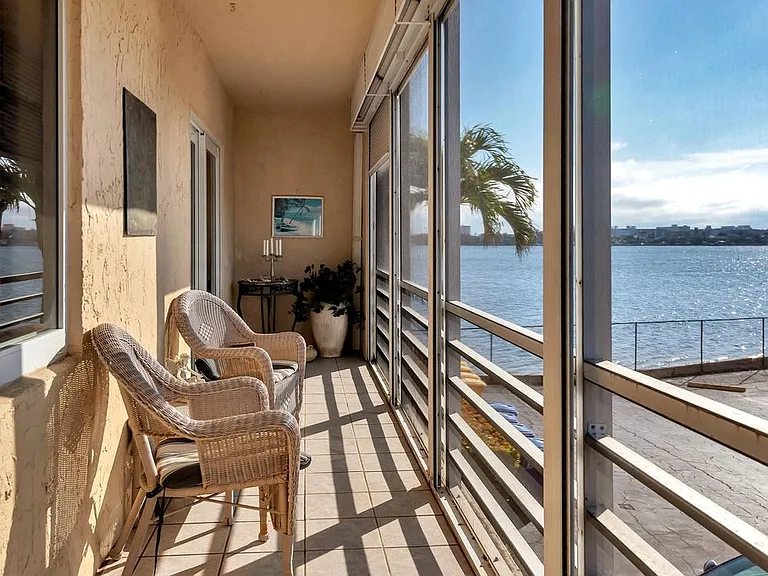 1516 S Lakeside Dr #201 — Photo 4