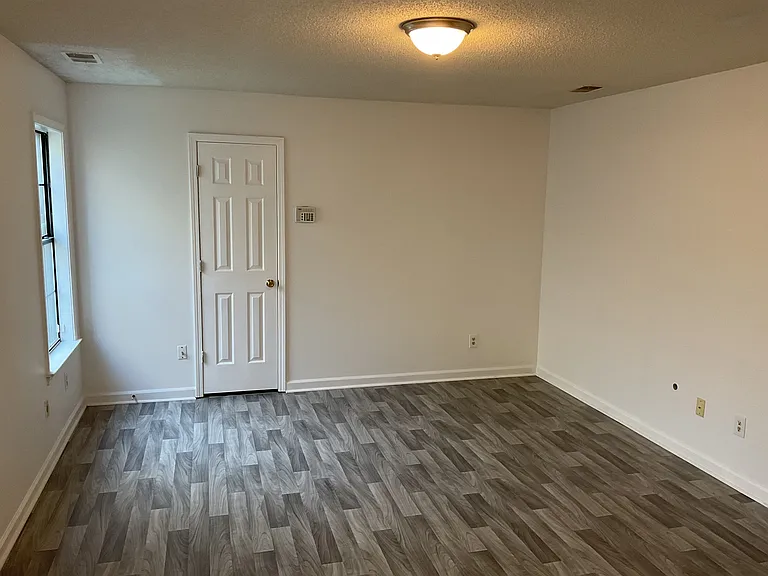 6891 Snyder Rd — Photo 4