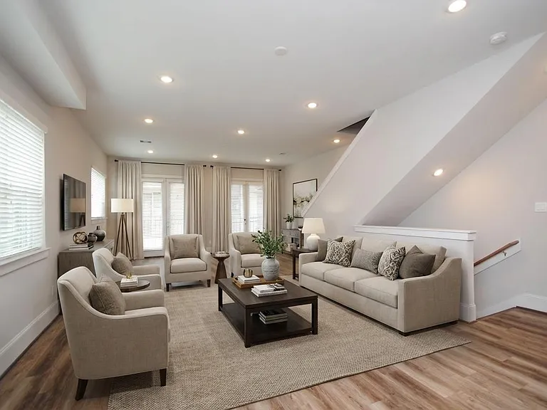 1270 N Post Oak Rd #A — Photo 23