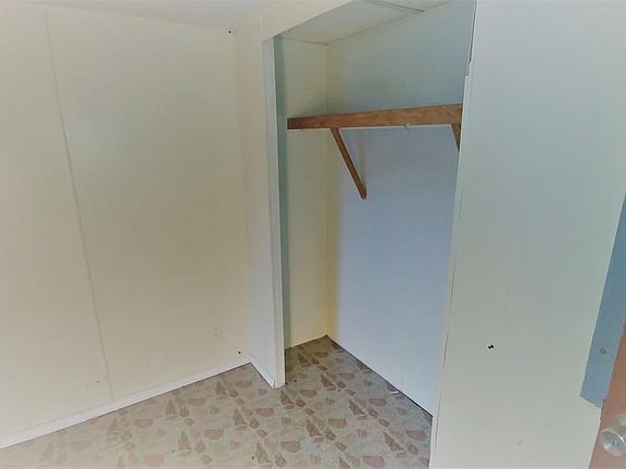 4th image of 130 Creek Run Dr