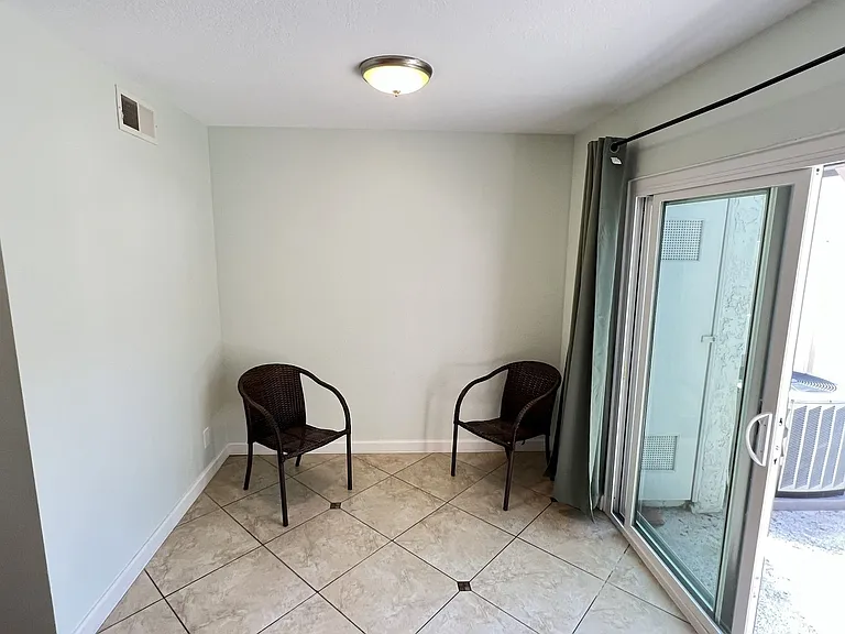 1910 W Palmyra Ave #92 — Photo 8