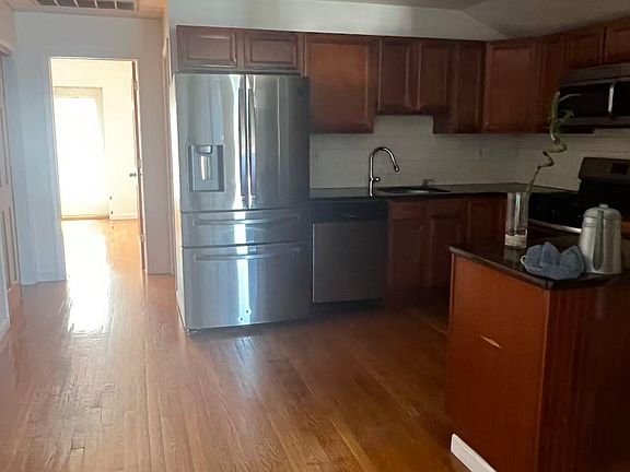 3rd image of 2418 Seymour Ave #2