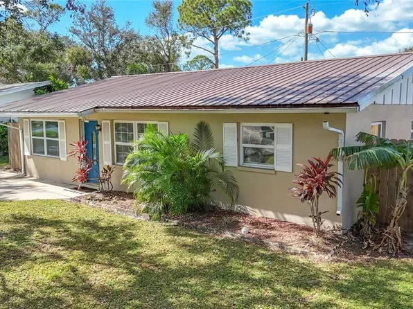 2320 Amanda Dr, Sarasota, FL 34232