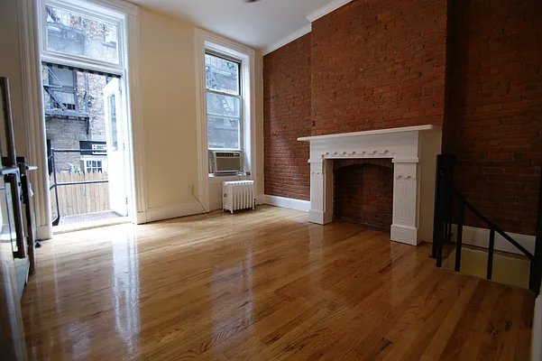 Rented by Michael Sloane Realty Company | media 1