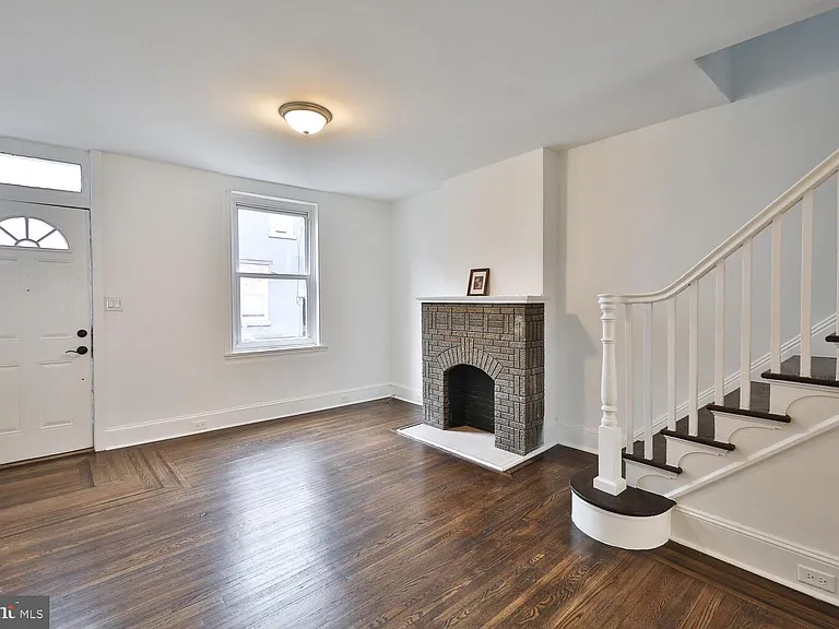 1308 E Oxford St — Photo 6