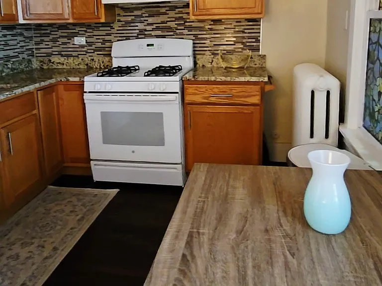 8518 Rockefeller Ave #2A — Photo 7